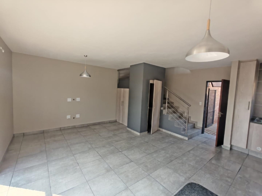 2 Bedroom Property for Sale in Glen Marais Gauteng