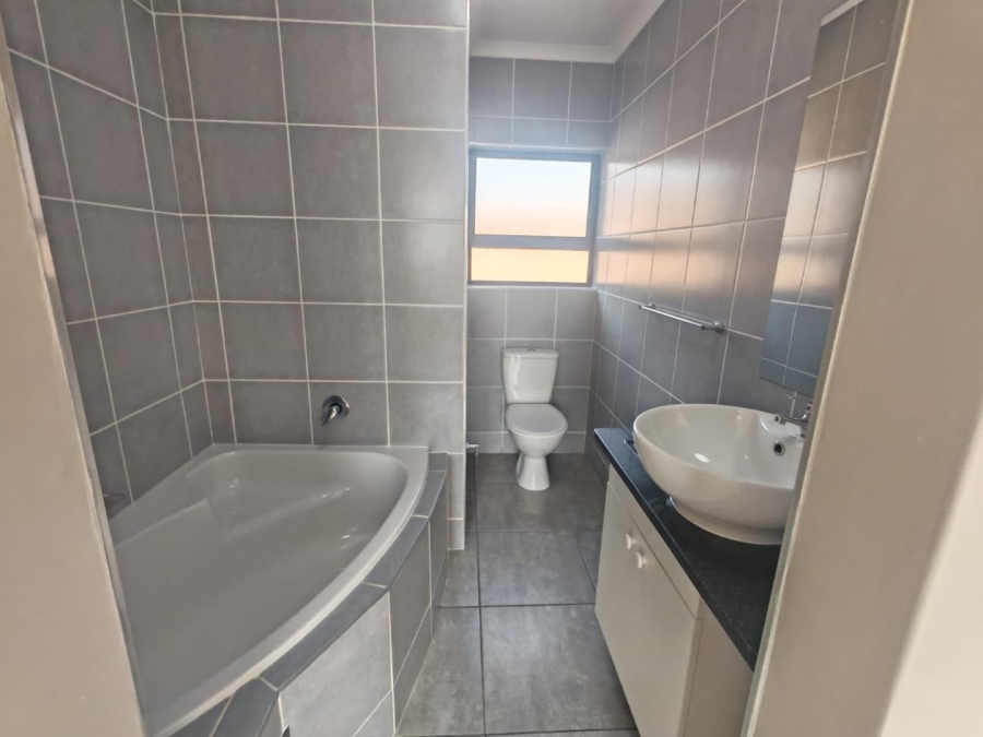 2 Bedroom Property for Sale in Glen Marais Gauteng