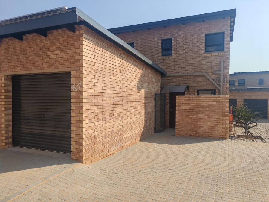 2 Bedroom Property for Sale in Glen Marais Gauteng