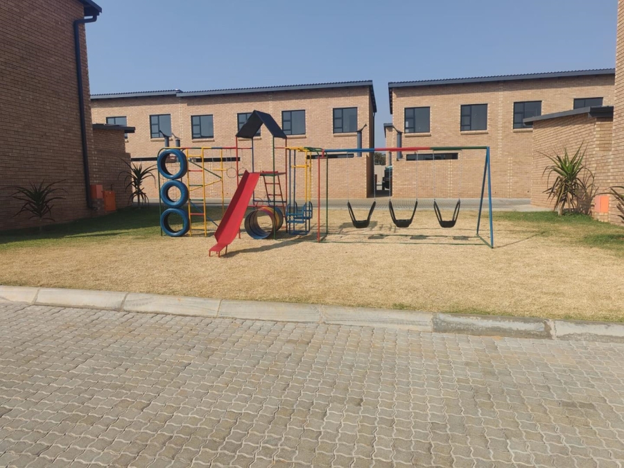 2 Bedroom Property for Sale in Glen Marais Gauteng