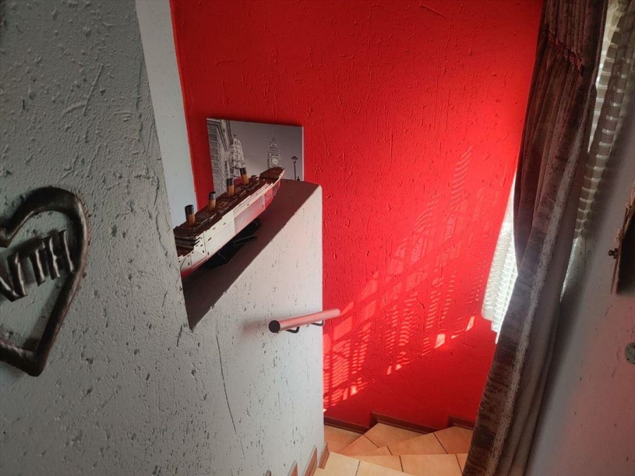 2 Bedroom Property for Sale in Glen Marais Gauteng