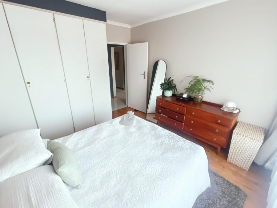 2 Bedroom Property for Sale in Zwartkop Gauteng