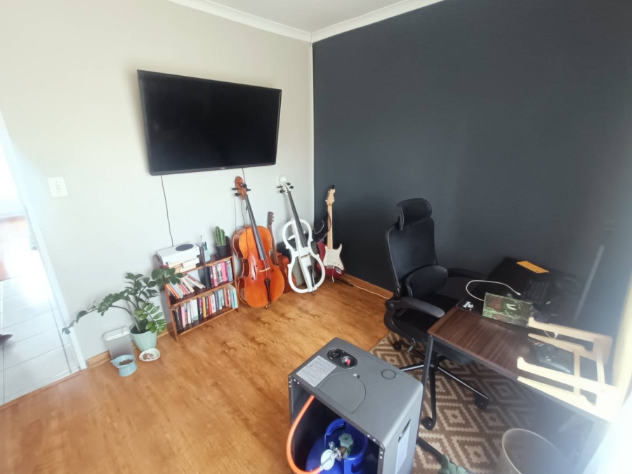 2 Bedroom Property for Sale in Zwartkop Gauteng