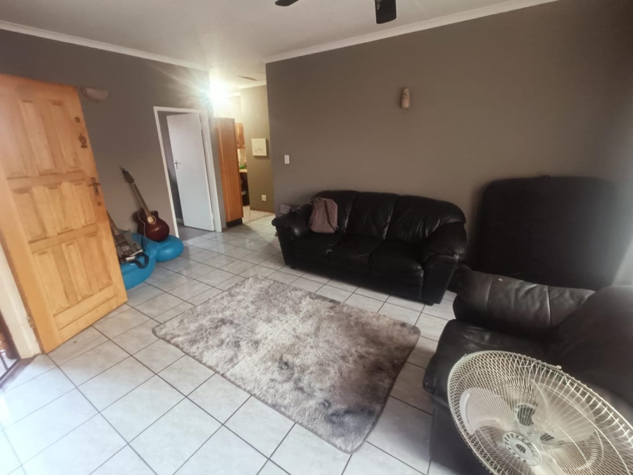 2 Bedroom Property for Sale in Zwartkop Gauteng