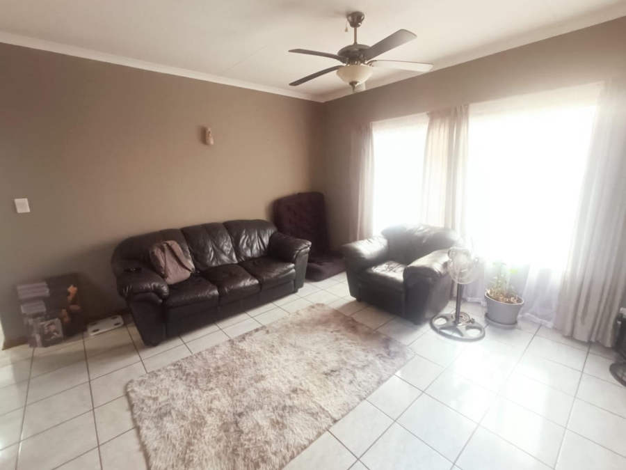 2 Bedroom Property for Sale in Zwartkop Gauteng