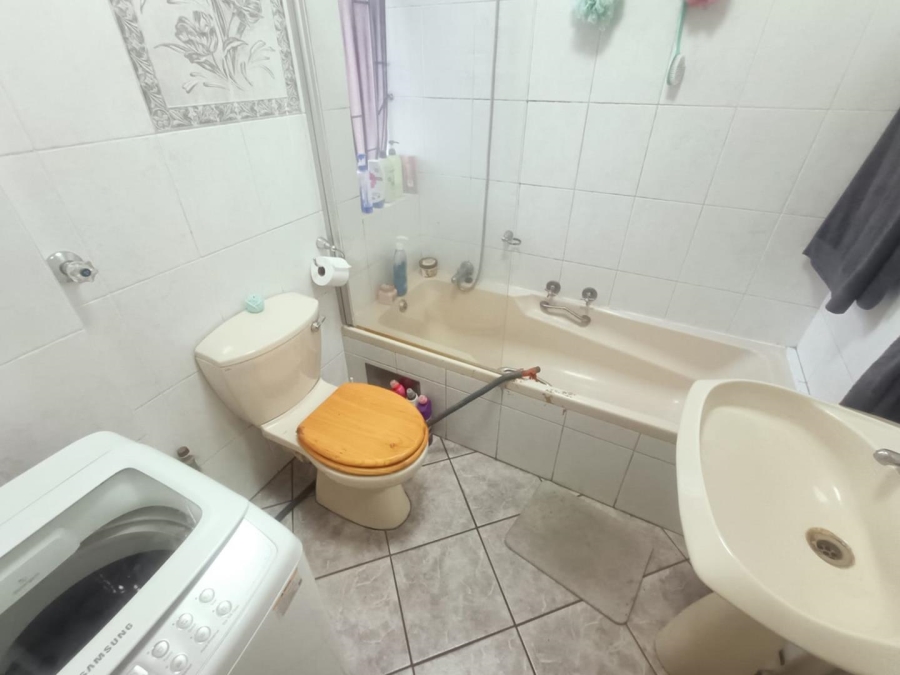 2 Bedroom Property for Sale in Zwartkop Gauteng