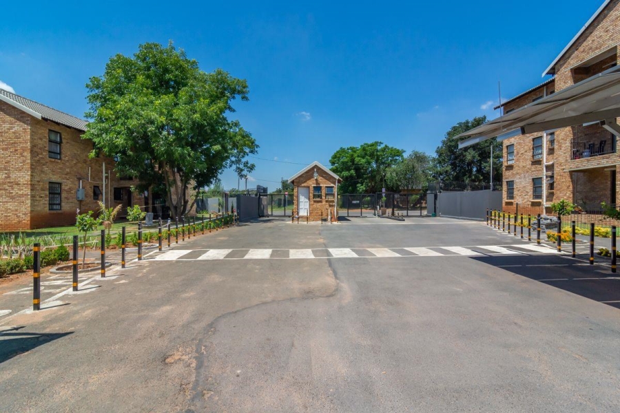 To Let 3 Bedroom Property for Rent in Princess A H Gauteng