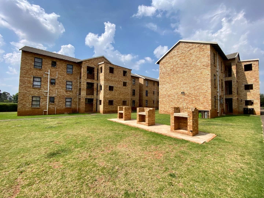 To Let 3 Bedroom Property for Rent in Princess A H Gauteng