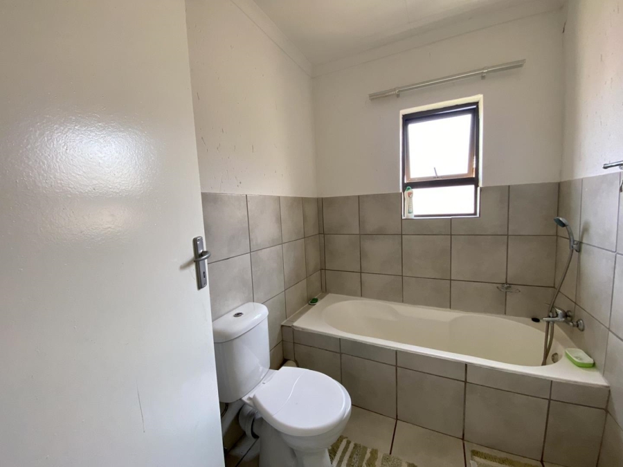 To Let 3 Bedroom Property for Rent in Princess A H Gauteng
