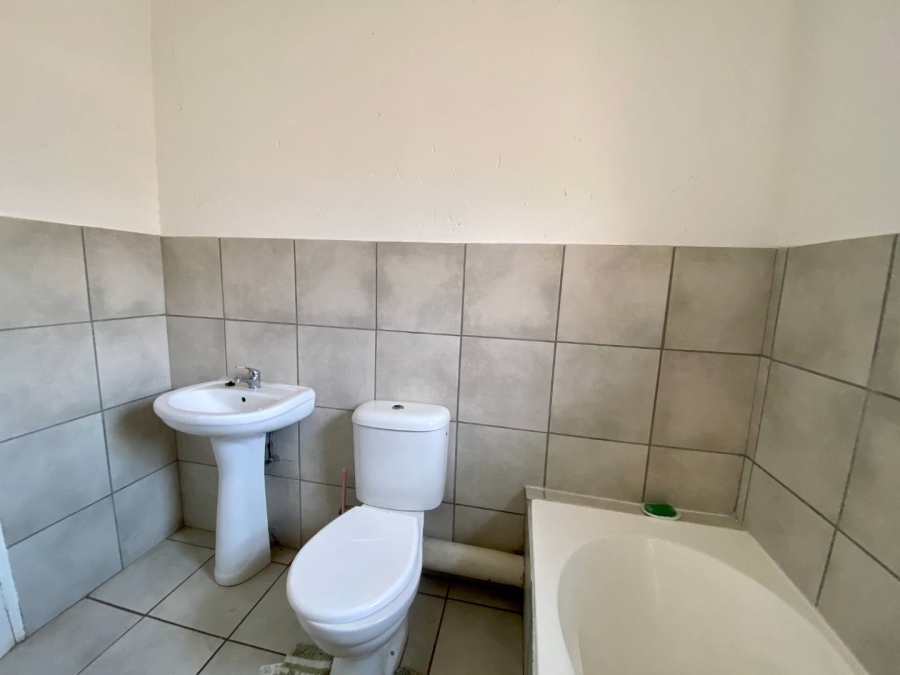 To Let 3 Bedroom Property for Rent in Princess A H Gauteng