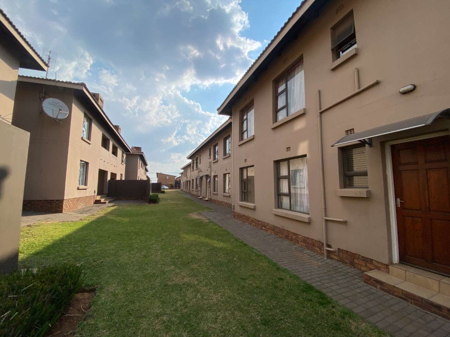 3 Bedroom Property for Sale in Albertsdal Gauteng