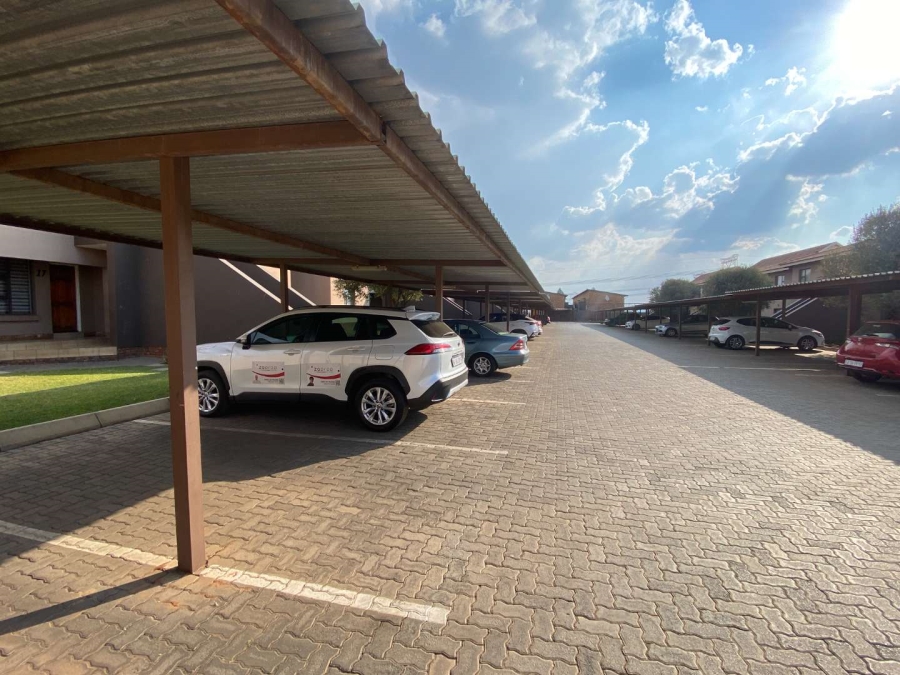 3 Bedroom Property for Sale in Albertsdal Gauteng