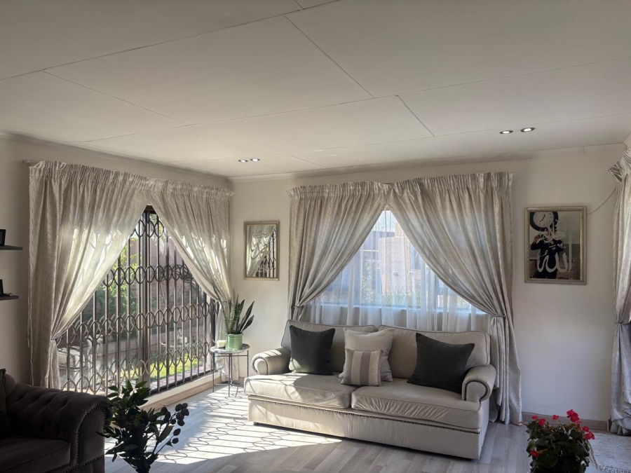 3 Bedroom Property for Sale in Suideroord Gauteng