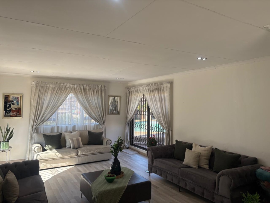 3 Bedroom Property for Sale in Suideroord Gauteng