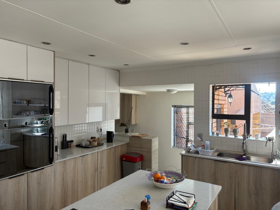 3 Bedroom Property for Sale in Suideroord Gauteng
