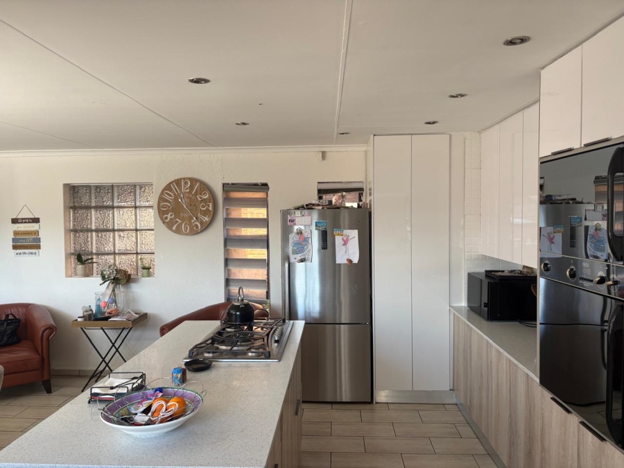 3 Bedroom Property for Sale in Suideroord Gauteng