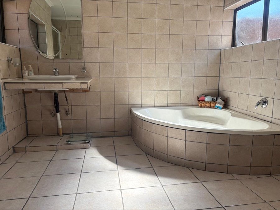3 Bedroom Property for Sale in Suideroord Gauteng