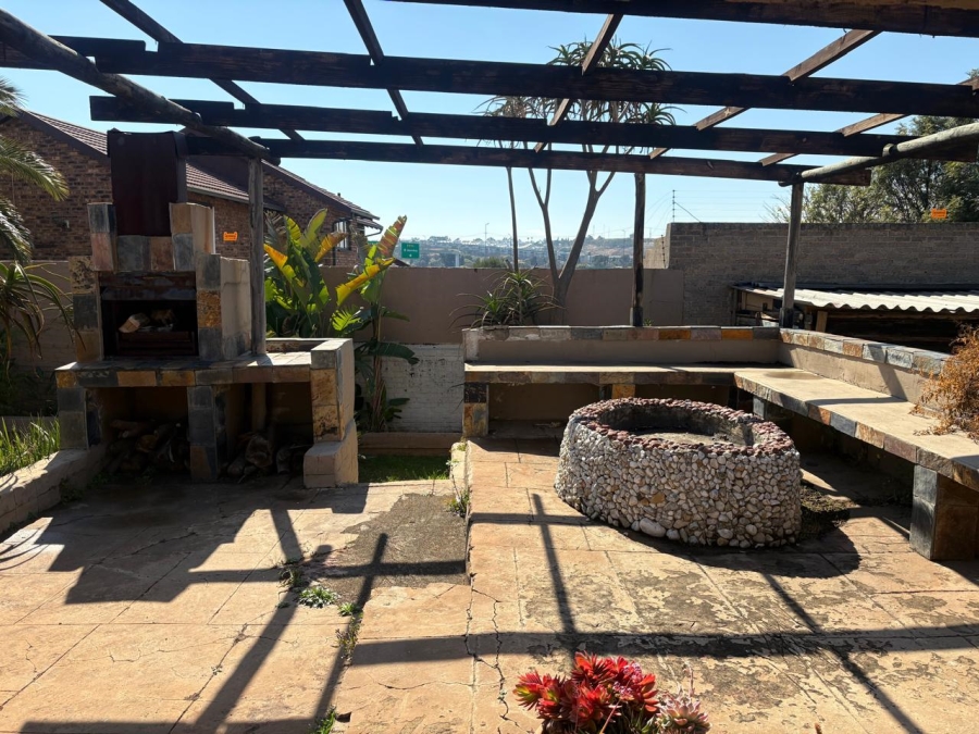 3 Bedroom Property for Sale in Suideroord Gauteng
