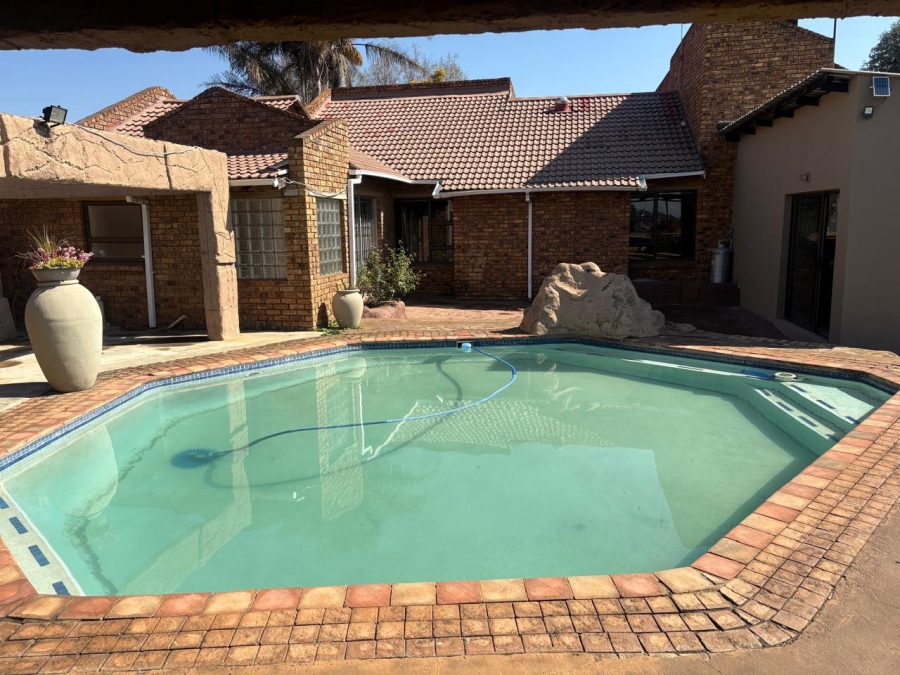 3 Bedroom Property for Sale in Suideroord Gauteng