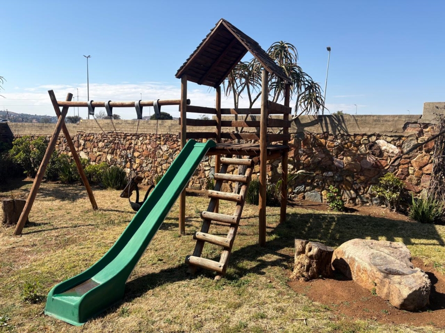 3 Bedroom Property for Sale in Suideroord Gauteng