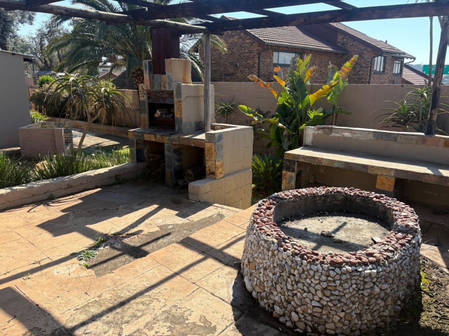 3 Bedroom Property for Sale in Suideroord Gauteng