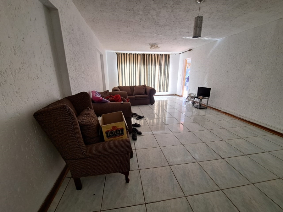 2 Bedroom Property for Sale in Oakdene Gauteng