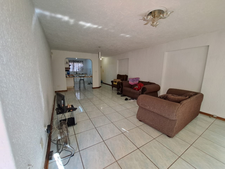 2 Bedroom Property for Sale in Oakdene Gauteng