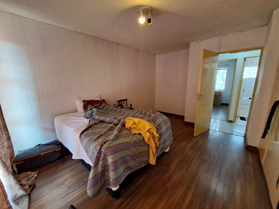 2 Bedroom Property for Sale in Oakdene Gauteng
