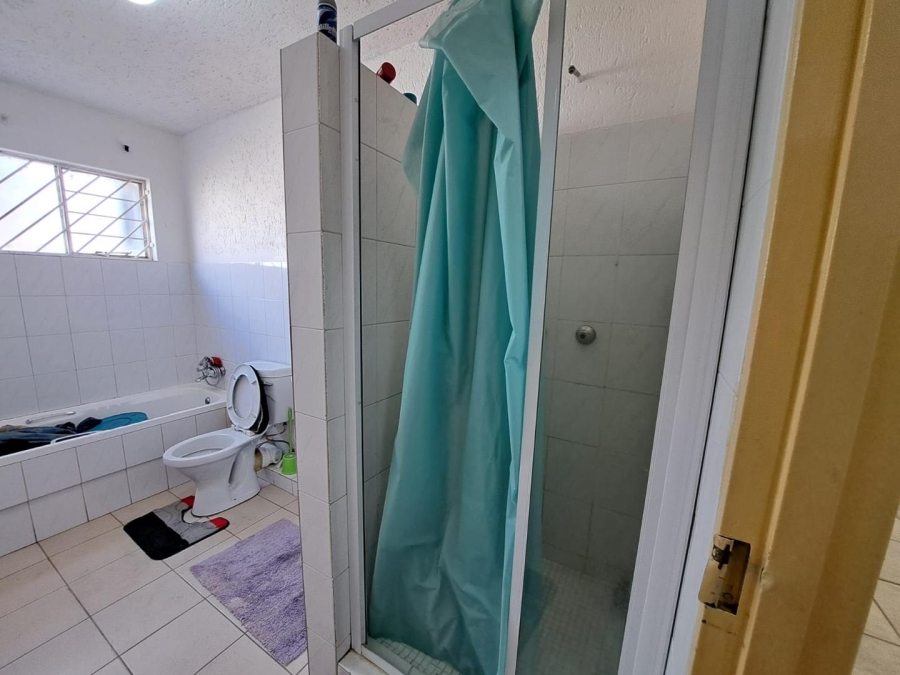 2 Bedroom Property for Sale in Oakdene Gauteng
