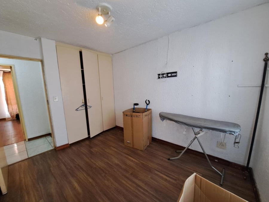 2 Bedroom Property for Sale in Oakdene Gauteng