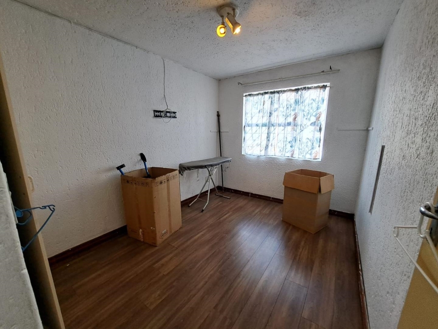 2 Bedroom Property for Sale in Oakdene Gauteng