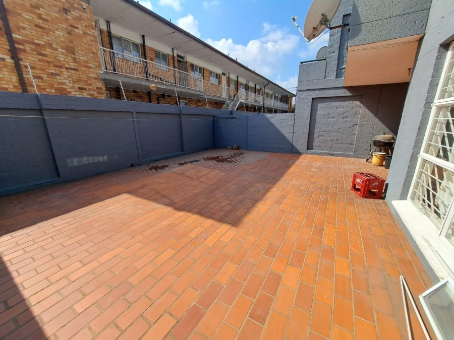 2 Bedroom Property for Sale in Oakdene Gauteng