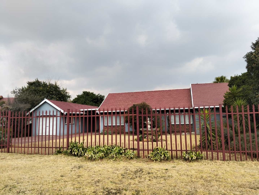 3 Bedroom Property for Sale in Verwoerdpark Gauteng