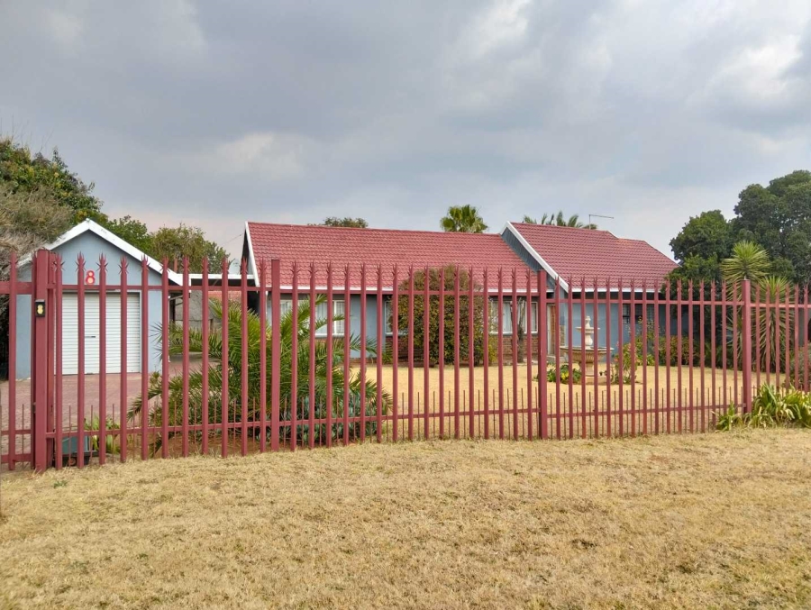 3 Bedroom Property for Sale in Verwoerdpark Gauteng