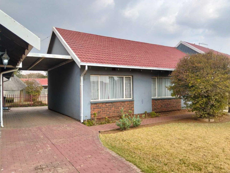 3 Bedroom Property for Sale in Verwoerdpark Gauteng