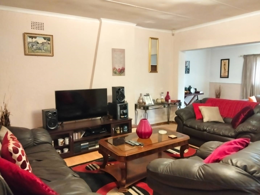 3 Bedroom Property for Sale in Verwoerdpark Gauteng