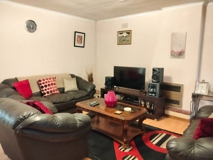 3 Bedroom Property for Sale in Verwoerdpark Gauteng
