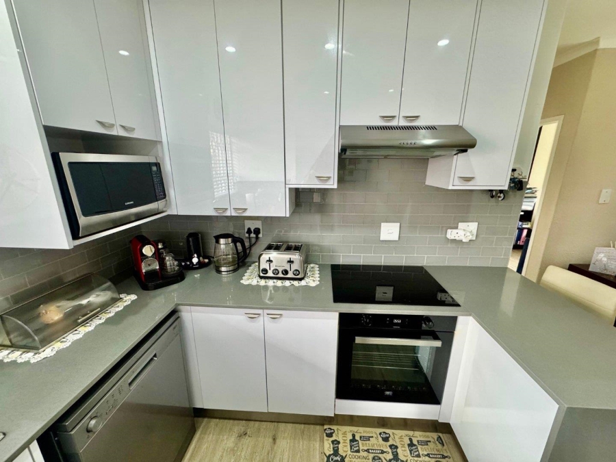 3 Bedroom Property for Sale in Farrarmere Gauteng