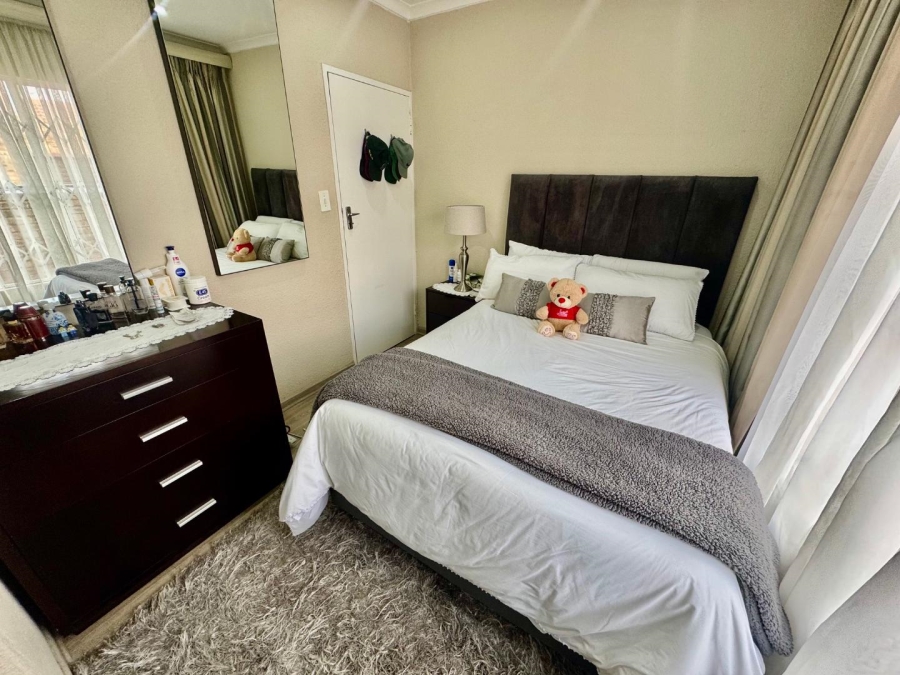 3 Bedroom Property for Sale in Farrarmere Gauteng