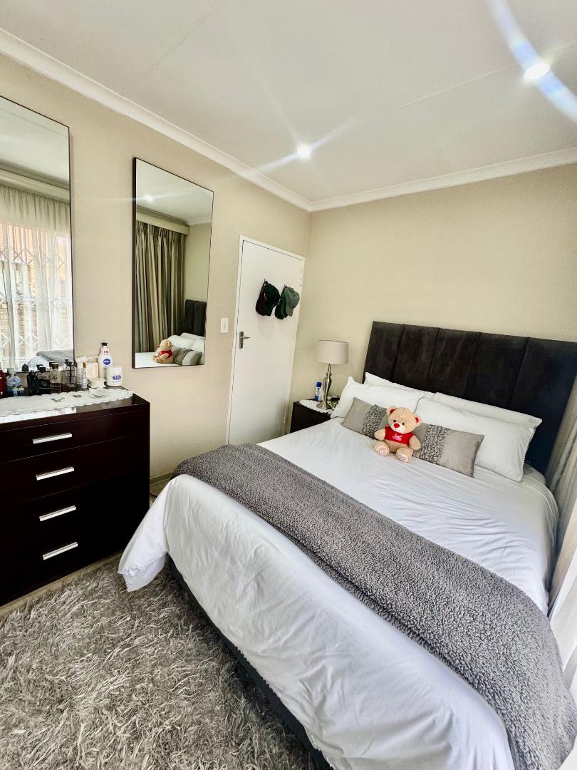 3 Bedroom Property for Sale in Farrarmere Gauteng