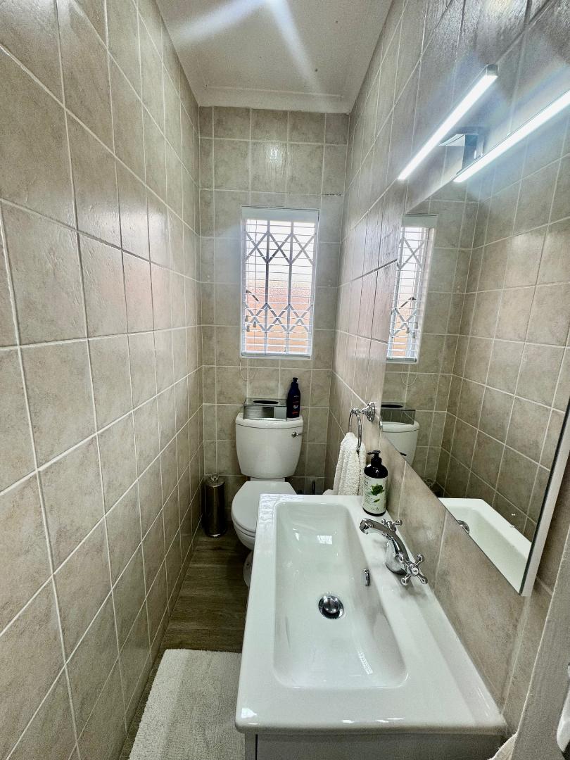 3 Bedroom Property for Sale in Farrarmere Gauteng