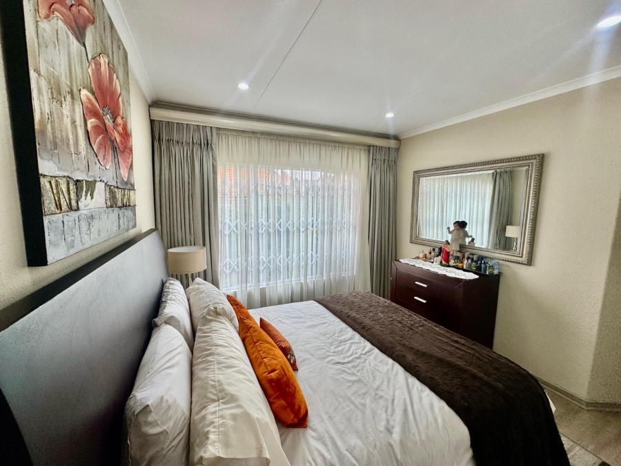 3 Bedroom Property for Sale in Farrarmere Gauteng