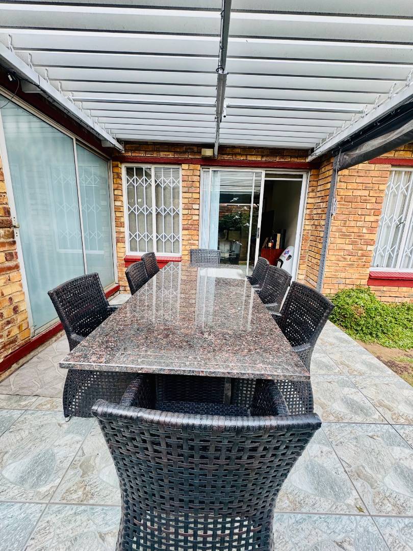3 Bedroom Property for Sale in Farrarmere Gauteng
