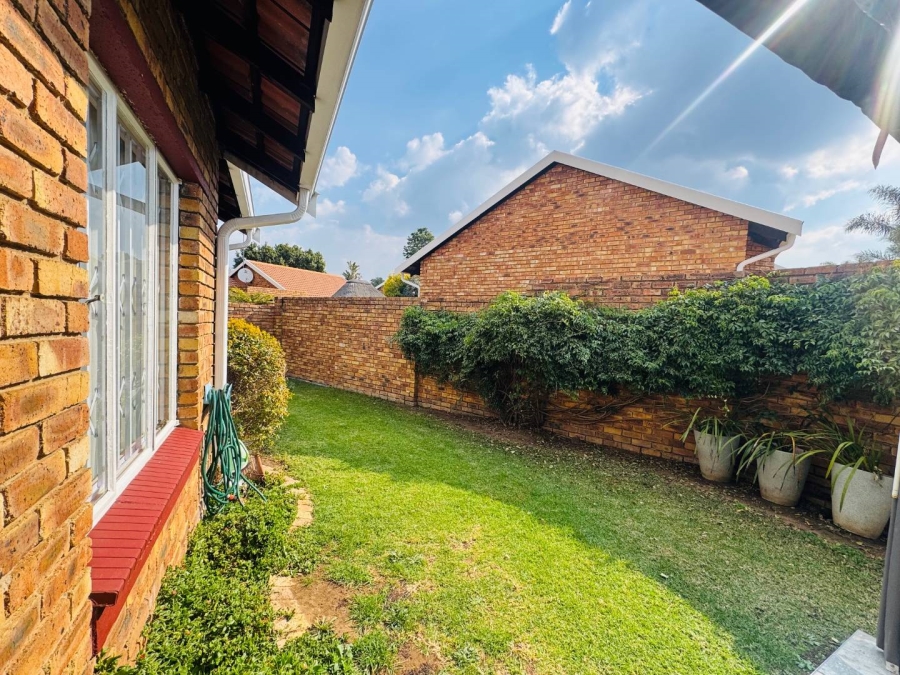 3 Bedroom Property for Sale in Farrarmere Gauteng