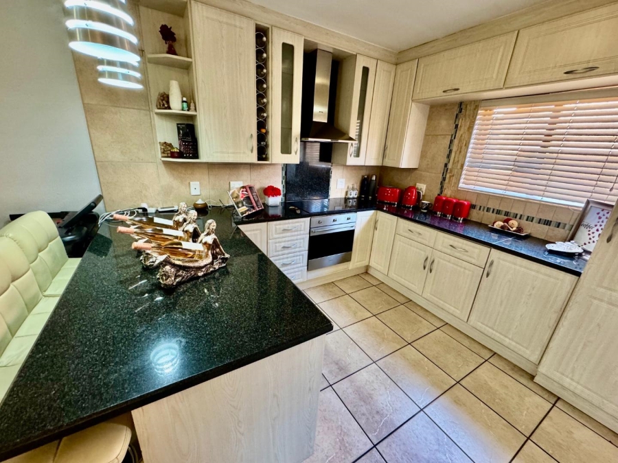 3 Bedroom Property for Sale in Bartlett Gauteng