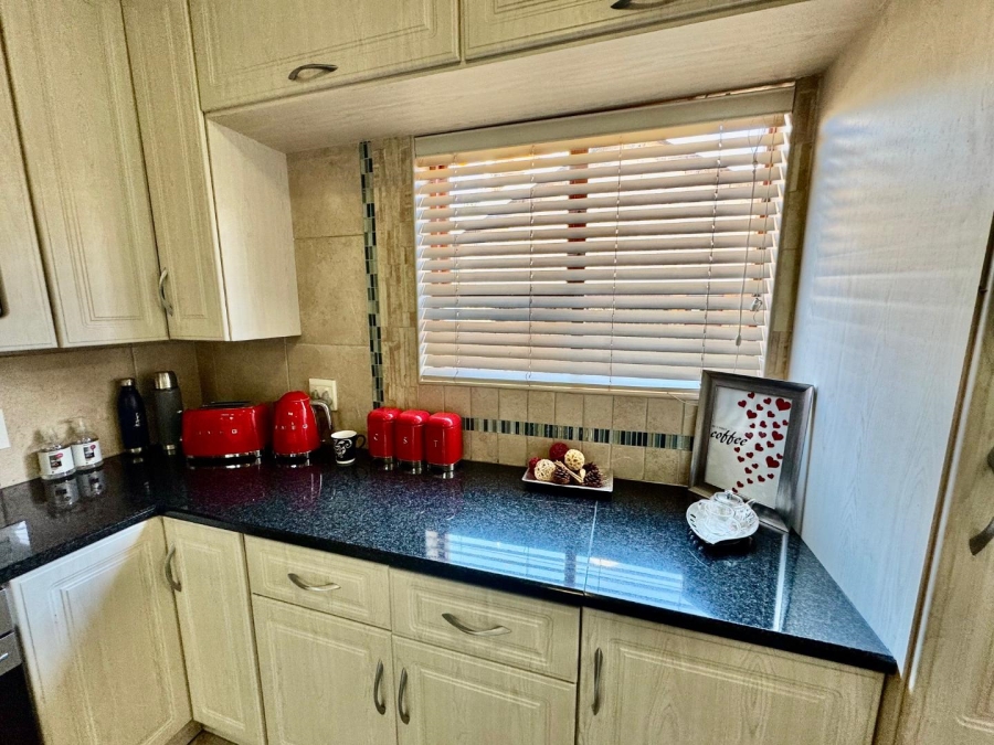 3 Bedroom Property for Sale in Bartlett Gauteng