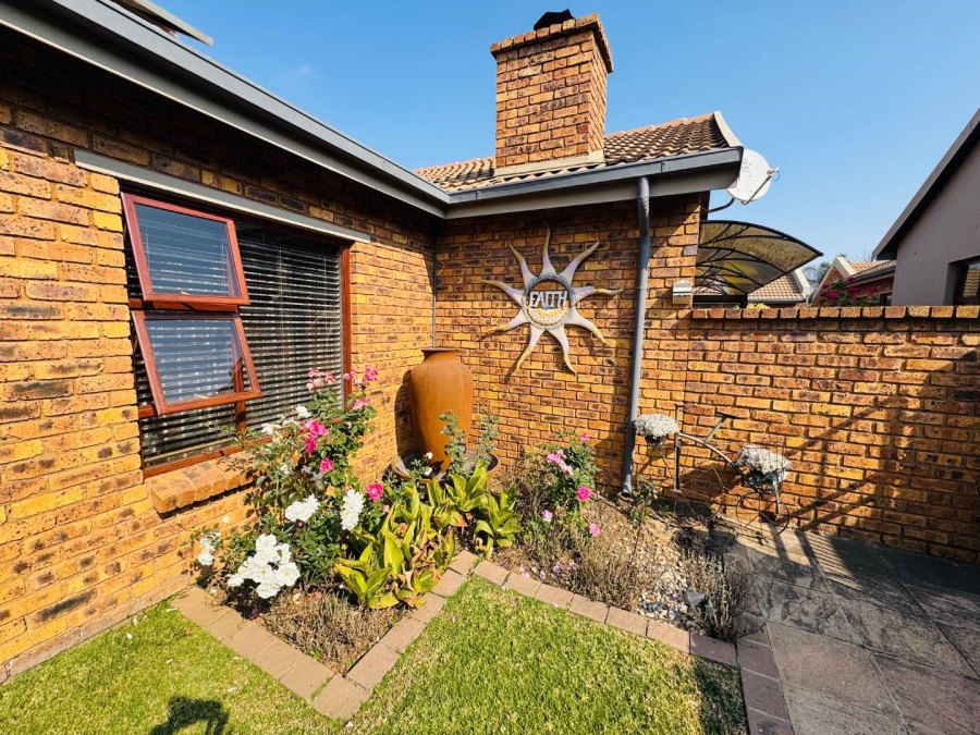 3 Bedroom Property for Sale in Bartlett Gauteng