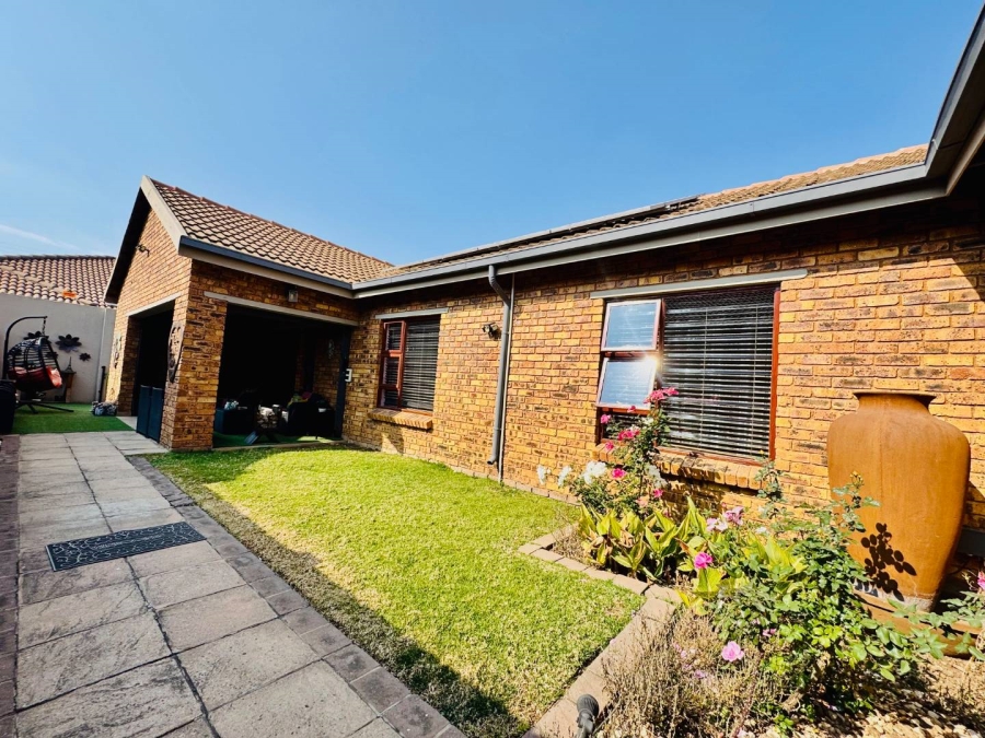 3 Bedroom Property for Sale in Bartlett Gauteng
