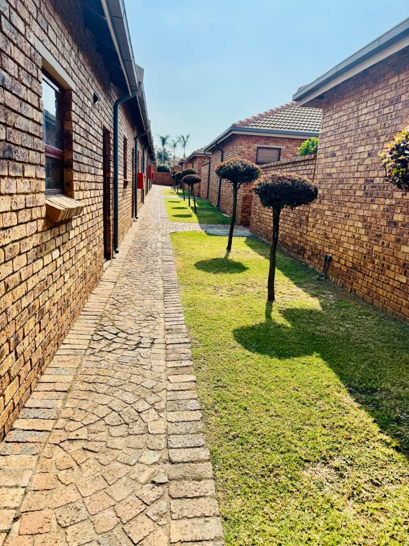 3 Bedroom Property for Sale in Bartlett Gauteng