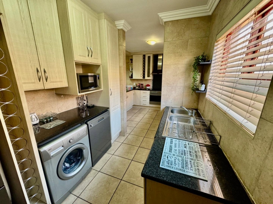 3 Bedroom Property for Sale in Bartlett Gauteng